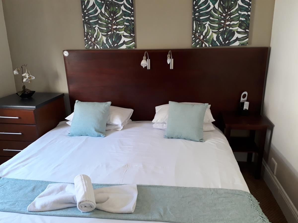 The Vic Hotel Port Elizabeth Kültér fotó