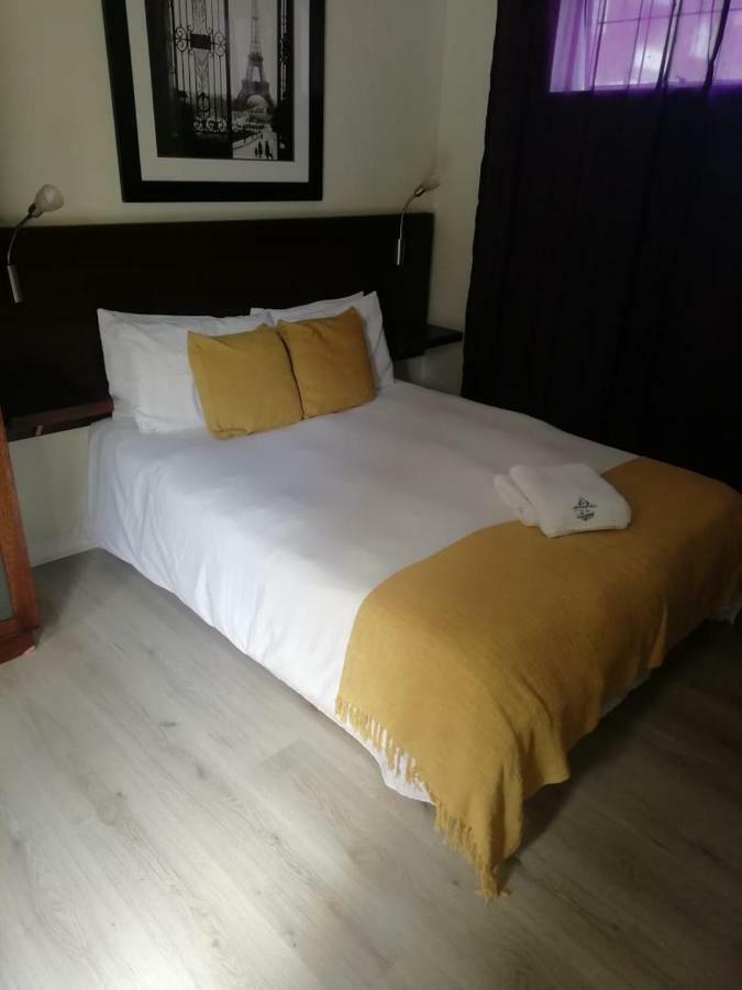 The Vic Hotel Port Elizabeth Kültér fotó